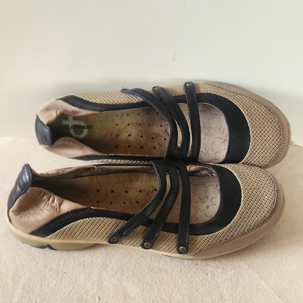 Salomon Women's Black and Tan Casual Slip-on Shoes. - Picture 11 of 11